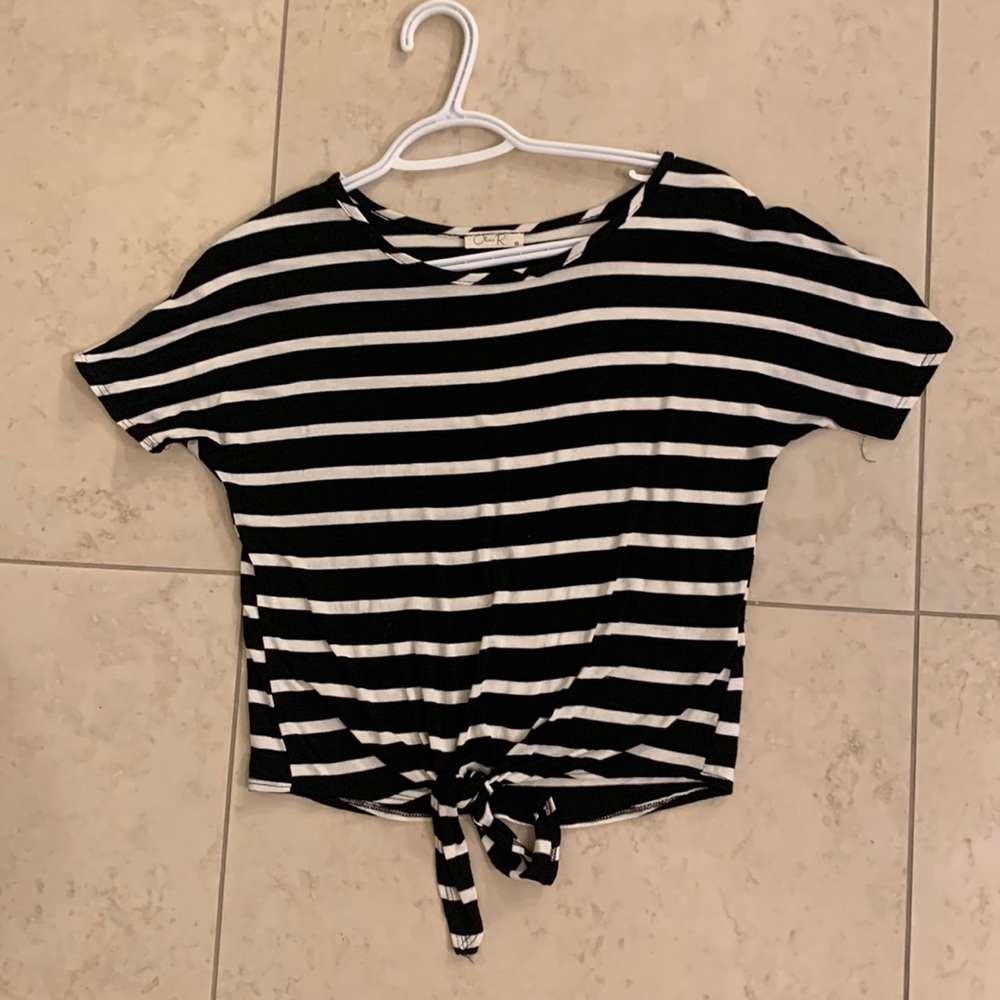 Olivia Rae Cropped Top with Dolman Sleeves and Front Tie in Small